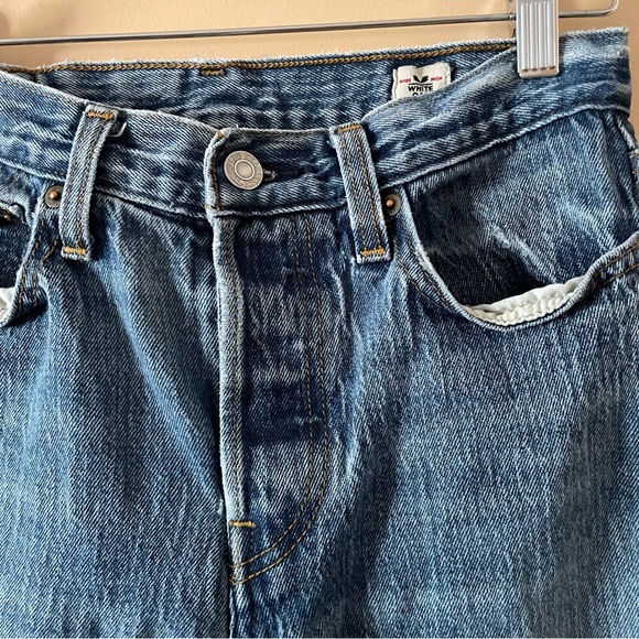 Levi's White Oak Mid Rise Ankle Jeans - Picture 3 of 5